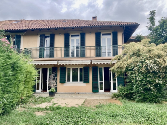 Porzione di casa con giardino in zona centrale - Caradonna Immobiliare