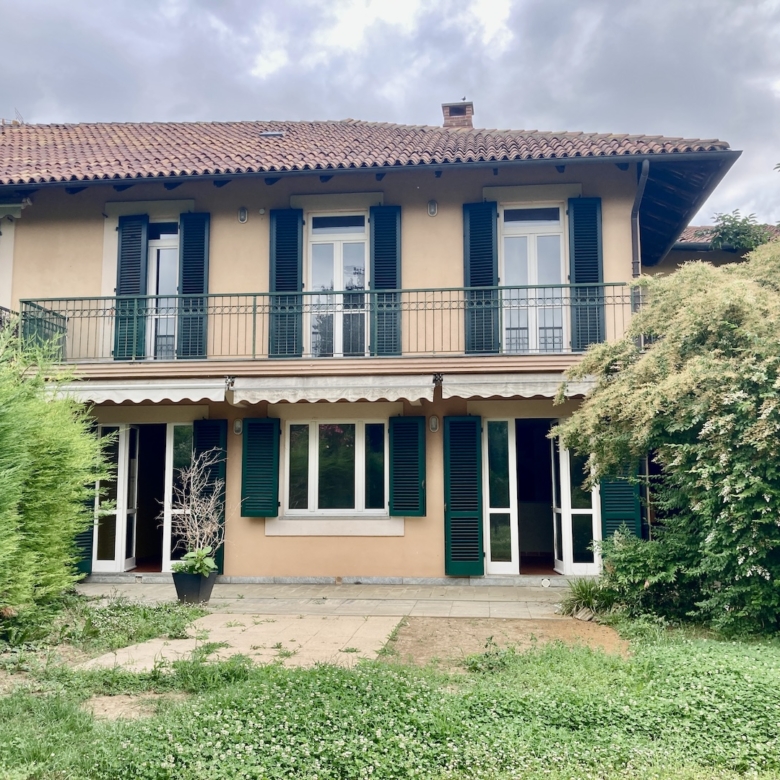Porzione di casa con giardino in zona centrale - Caradonna Immobiliare