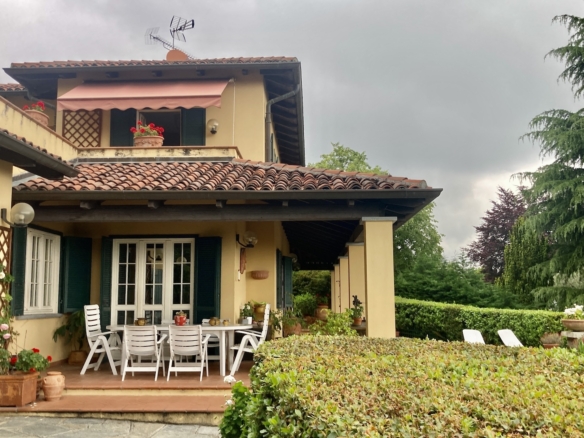 Villa indipendente in zona panoramica a Pino Torinese - Caradonna Immobiliare