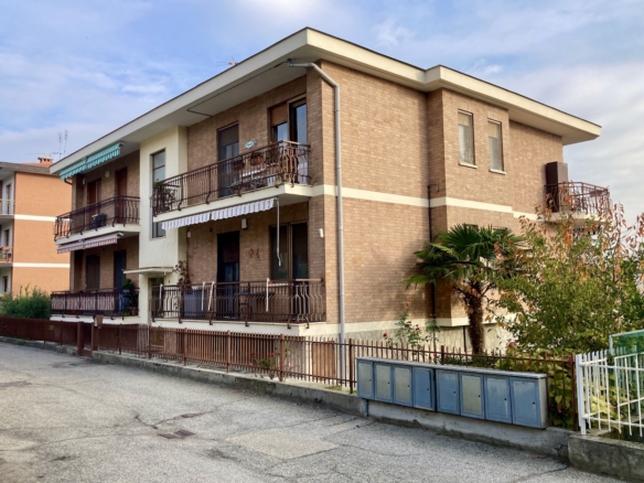 Appartamento in ottime condizioni - Caradonna Immobiliare Appartamento in ottime condizioni - Caradonna Immobiliare