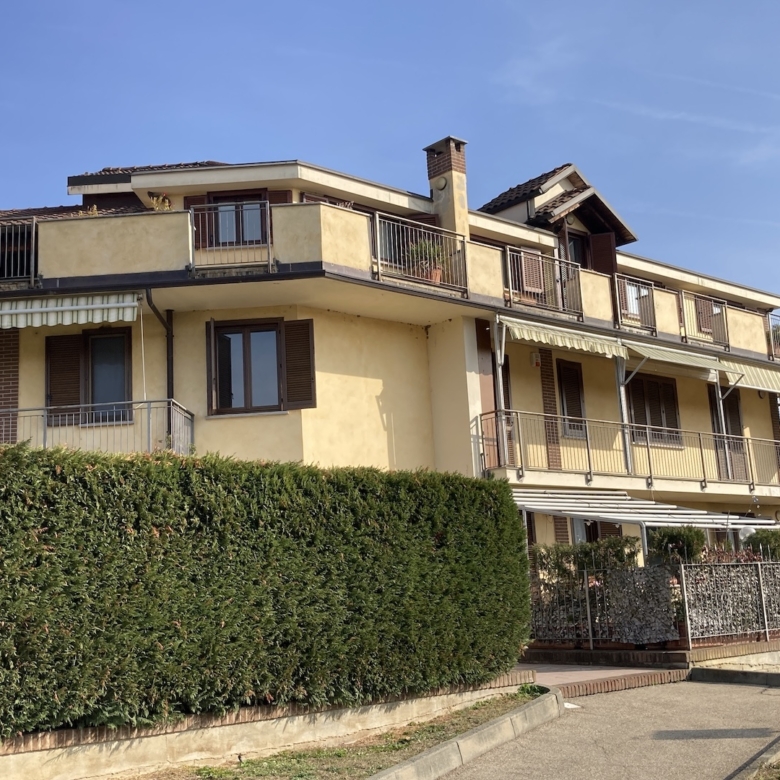 Appartamento angolare e soleggiato - Caradonna Immobiliare