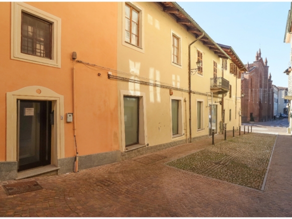 Locale commerciale - Caradonna Immobiliare