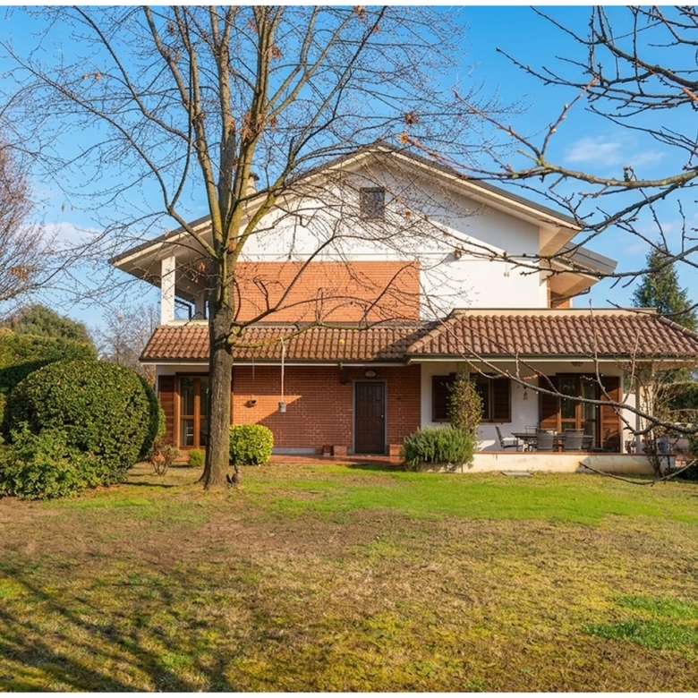 Porzione di villa bifamiliare - Caradonna Immobiliare