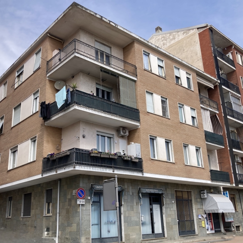 Appartamento arredato Chieri Strada Andezeno - Caradonna Immobiliare