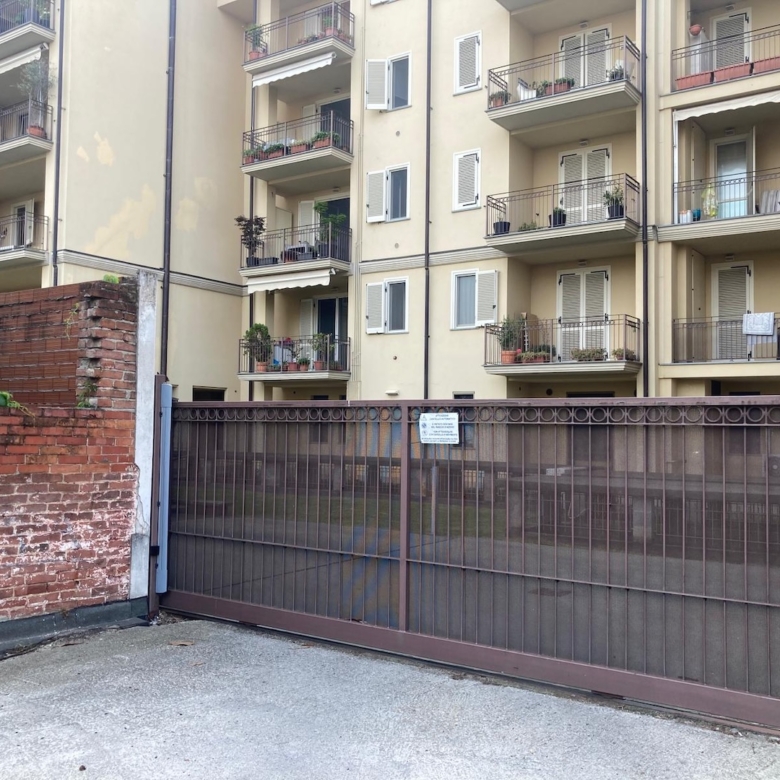 Box auto doppio Chieri centro - Caradonna Immobiliare
