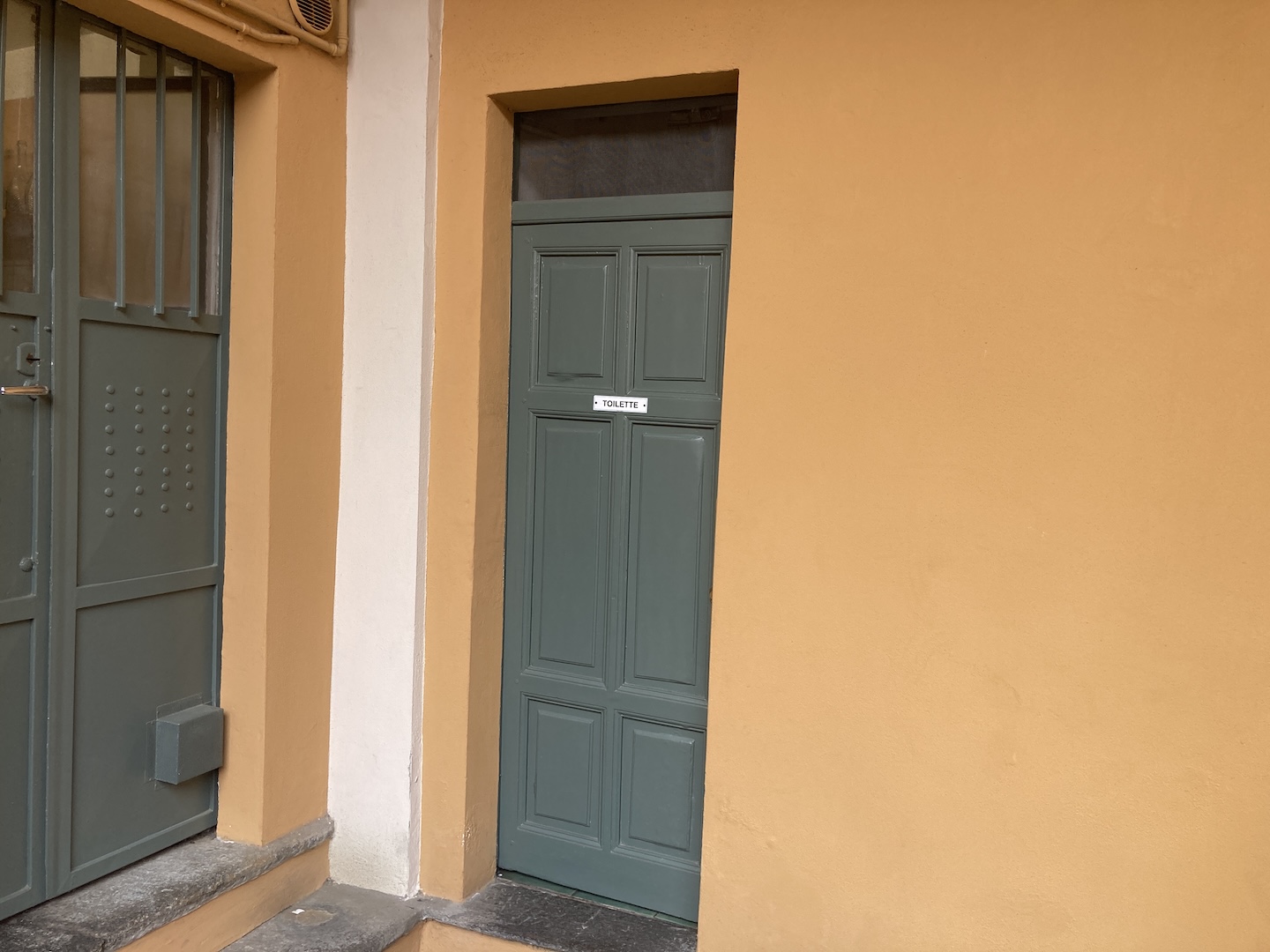 13 bagno cortile NEL CENTRO STORICO DI CHIERI – VENDITA MURA COMMERCIALI
