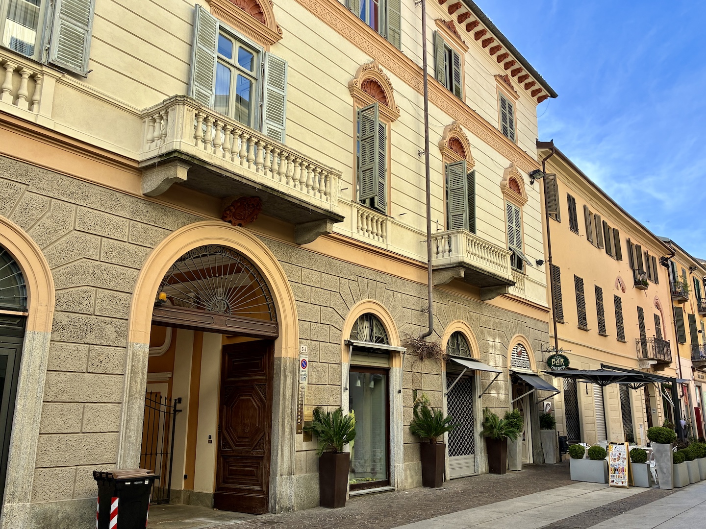 3 NEL CENTRO STORICO DI CHIERI – VENDITA MURA COMMERCIALI