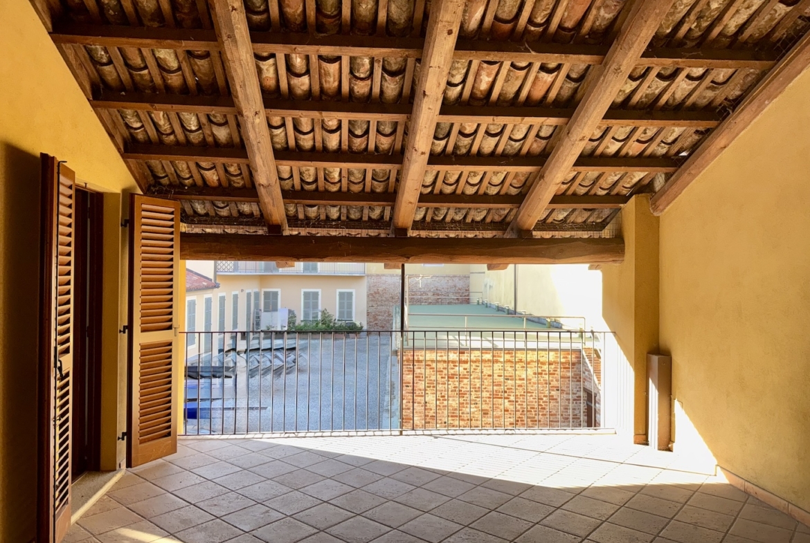 Bilocale con terrazzo