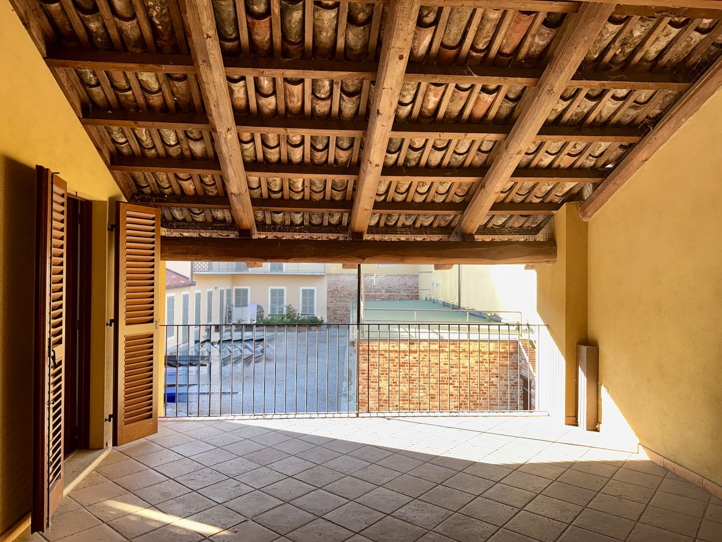 Bilocale con terrazzo