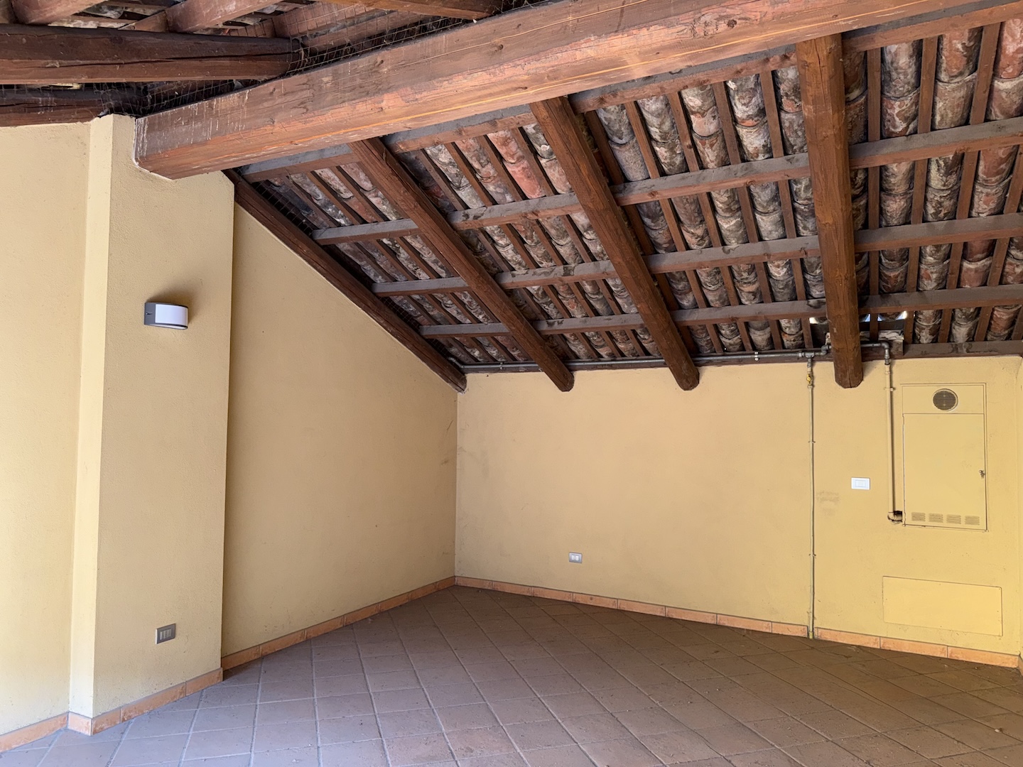Bilocale con terrazzo
