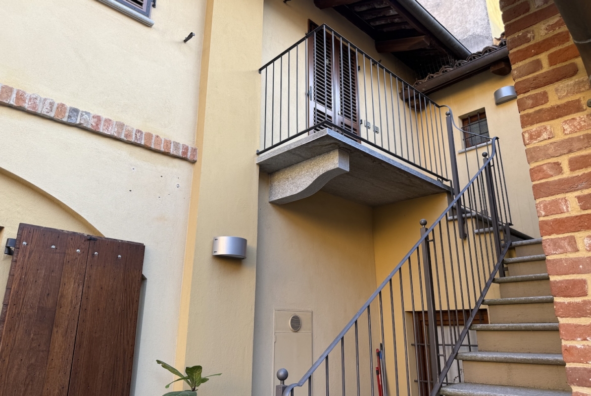 Bilocale con terrazzo