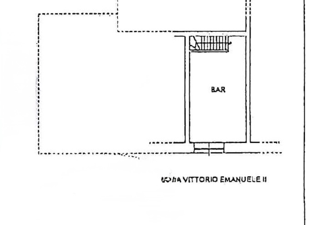 NEL CENTRO STORICO DI CHIERI – VENDITA MURA COMMERCIALI
