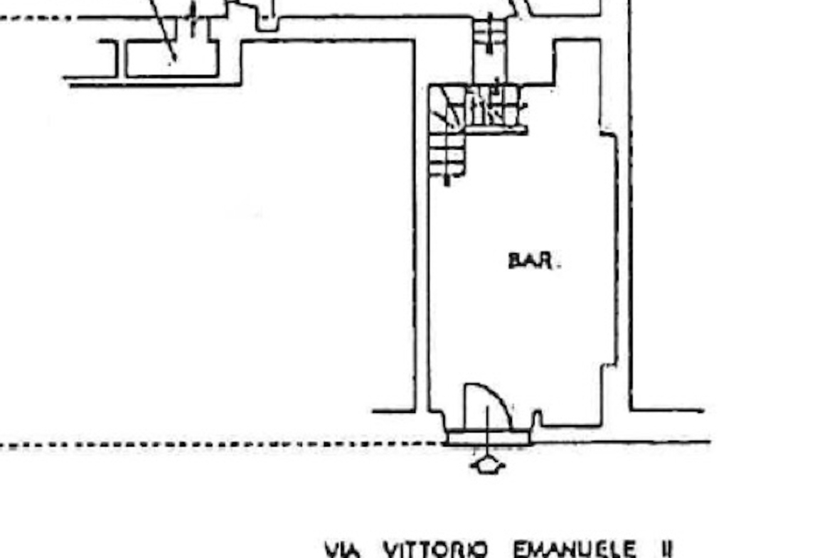 NEL CENTRO STORICO DI CHIERI – VENDITA MURA COMMERCIALI