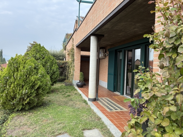 Appartamento signorile con giardino
