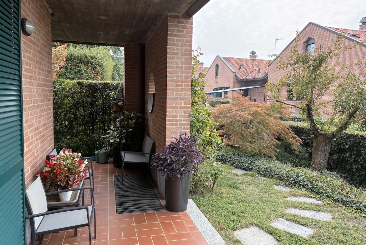 Appartamento signorile con giardino